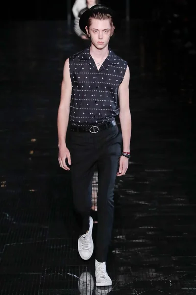 Look 26